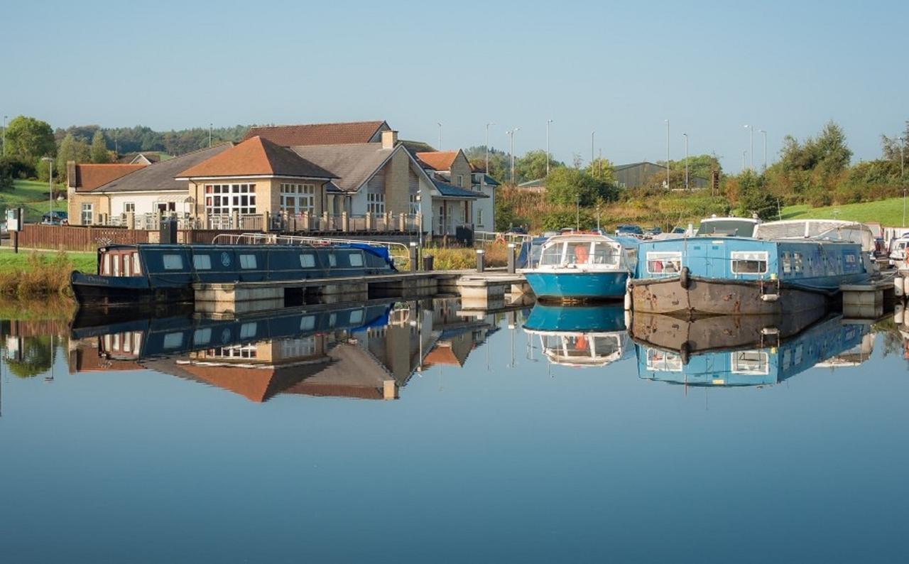 Hôtel The Boat House à Kilsyth Extérieur photo