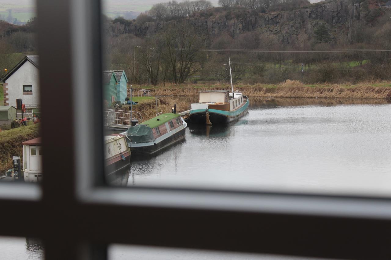 Hôtel The Boat House à Kilsyth Extérieur photo